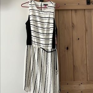 Vince camuto black and white dress mini sleeveless